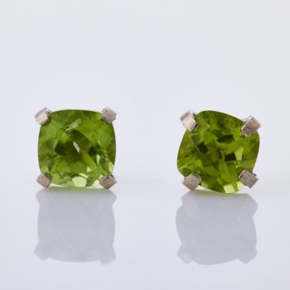 14ct White Gold, 5.0mm x 5.0mm Peridot Stud Earrings