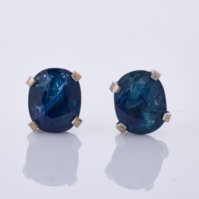 14ct White Gold, 6.0mm x 5.0mm Blue Sapphire Stud Earrings