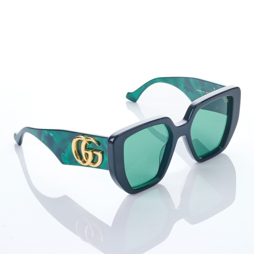 Gucci, GG09565 Oversized Frame Sunglasses with Case