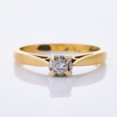18ct Yellow Gold, Vintage, .10ct Diamond Set Solitaire Ring