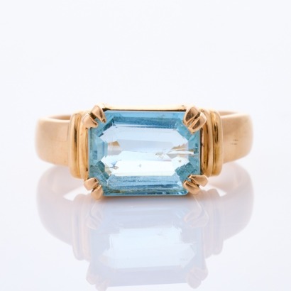 14ct Yellow Gold, Modern, Rectangular Shape Aquamarine Ring