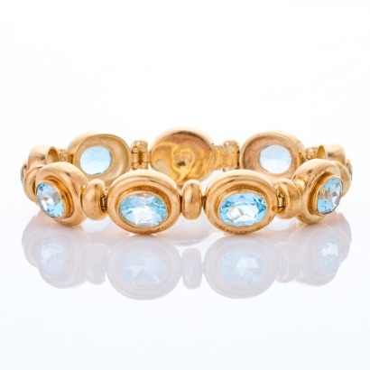 9ct Yellow Gold, Vintage, Blue Topaz Bracelet (one stone damaged)