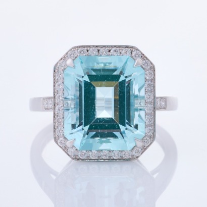 18ct White Gold, Modern, 6.45ct Aquamarine /.27ct Diamond Ring - Near new