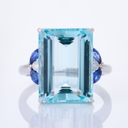 18ct White Gold, Modern, 9.49ct Aquamarine /.36ct Sapphire /.08cts Diamond Ring - Near new