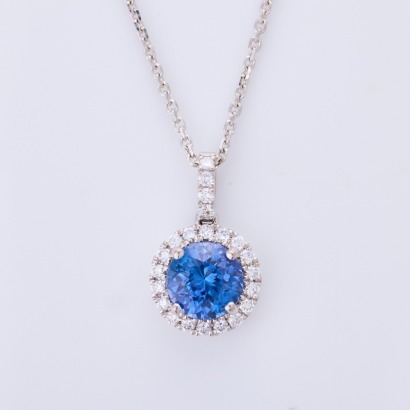 18ct White Gold, 1.24ct Sapphire /.23ct Diamond Pendant on 45cm, 9ct White Gold Chain