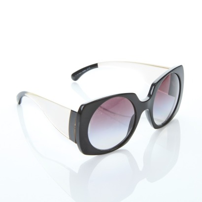Chanel, Black CC Sunglasses with Box