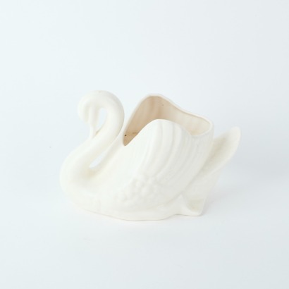A New Zealand Studio Ceramics Swan