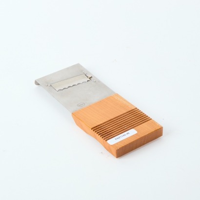 An Olivewood Italian Sanelli Truffle Shaver