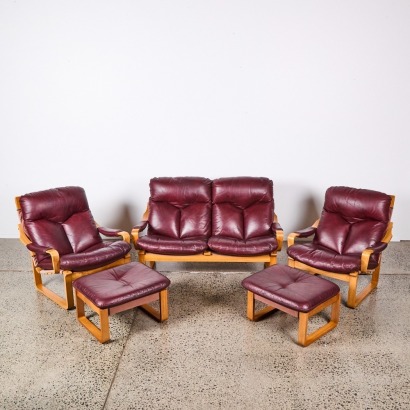 A Tessa T8 Lounge Suite