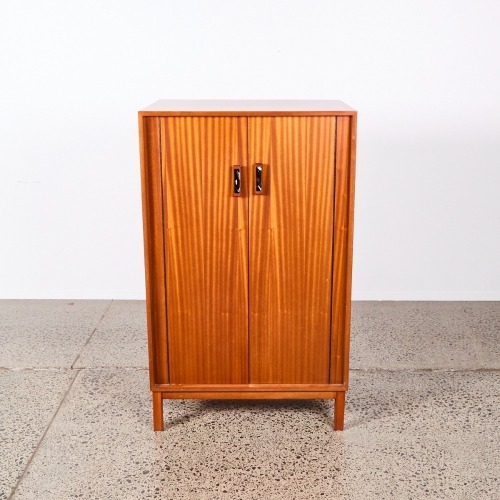 A Mid-Century Manrobe