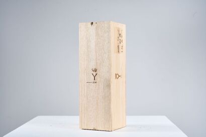 (1) 2014 Chateau d'Yquem 'Y' Ygrec, Bordeaux, 1500ml (OWC)