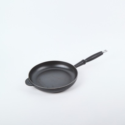 A Le Creuset Satin Black Cast Iron Frying Pan with Resin Handle 27cm - Brand New