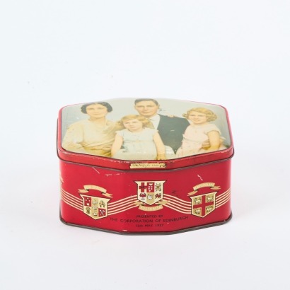An Old Royal Family Tin, 1930s