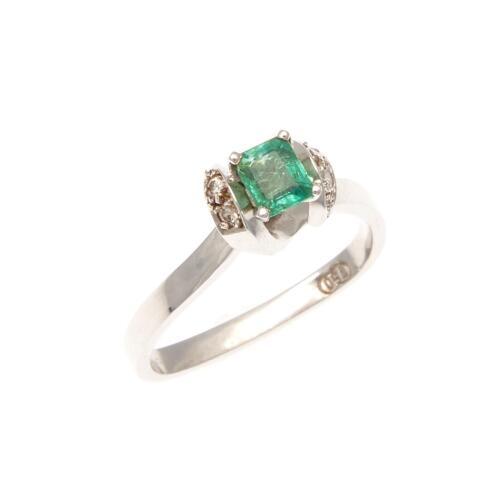 18ct White Gold Emerald Diamond Ring