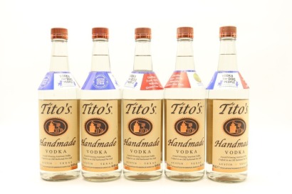 (5) Tito's Handmade Vodka, Texas, 40% ABV, 700ml