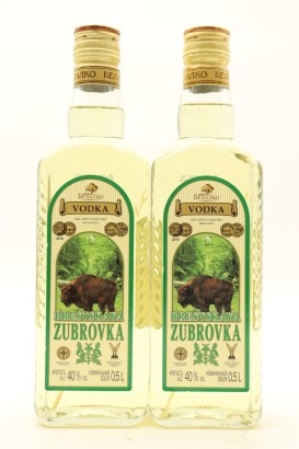(2) Brestskaya Zubrovka Vodka, 40% ABV, 500ml