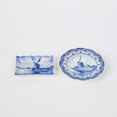 A Pair Of Delfts Hand Painted Plates