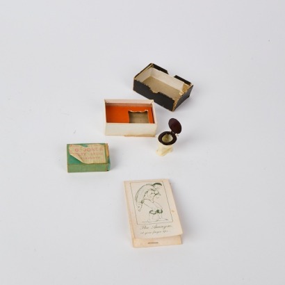 A Trio Of Vintage Novelty Items