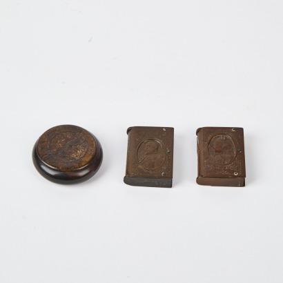 A Pair Of Matchbox Holders And A Horn Snuff