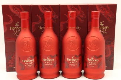 (4) Hennessy VSOP Yang Yongliang, 40% ABV, 700ml (GB)