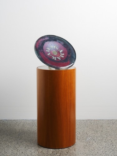 ROBERT JAHNKE Kia Kaha (Spinning Top)