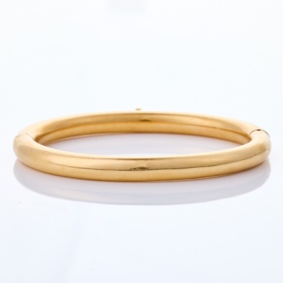 18ct Yellow Gold, Round, 7mm Wide Hollow Hinged Bangle