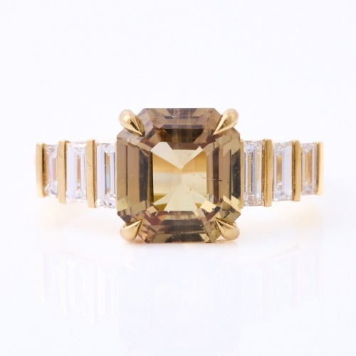 18ct Yellow Gold, Orange/Brown 3.16ct Sapphire / .68ct Diamond Set Shoulder Ring - Near new
