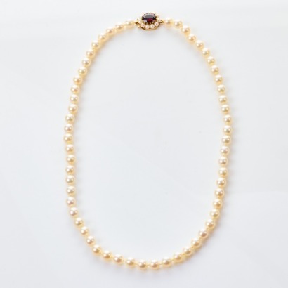 47cm, Pearl Strand with 9ct Yellow Gold, Garnet Clasp