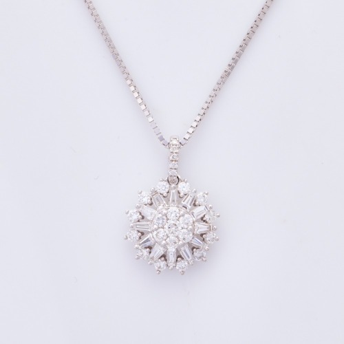 18ct White Gold, .71ct Diamond Cluster Pendant on 40cm 18ct White Gold, Box Link Chain