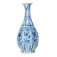 A Chinese Blue-and-white Octagonal Bottle(Yuan Dynasty Blue-and-white style)