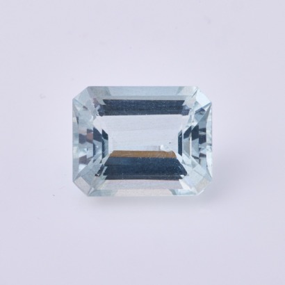 One 3.09ct, Loose Rectangular Cut Aquamarine