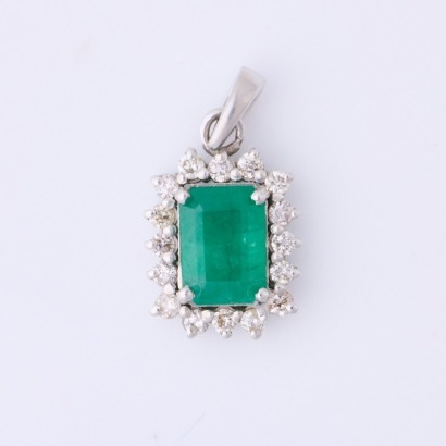 14ct White Gold, Oblong Cut Emerald / .16ct Diamond Stud Pendant
