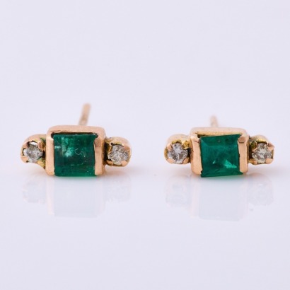 14ct yellow gold emerald / diamond stud earrings
