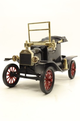(1) Jim Beam 1914 Ford Model-T Decanter, 80 Proof