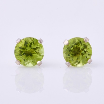 14ct White Gold, 5.0mm Peridot Stud Earrings