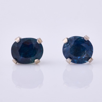 14ct White Gold, 5.0mm x 4.5mm Oval Blue Sapphire Stud Earrings