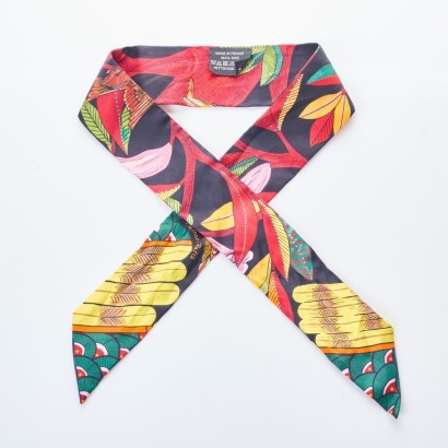 Herm&egrave;s, 100% Silk Twilly Tree of Song Black Rouge Vert with Box