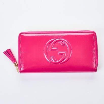 Gucci, Magenta Patent Leather Soho Zip Wallet - Near new