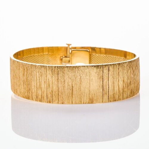 14ct Yellow Gold, 17.5mm Baume et Mercier, Ladies Hidden-Dial Cocktail Manual Wind Wristwatch, circa 1950's