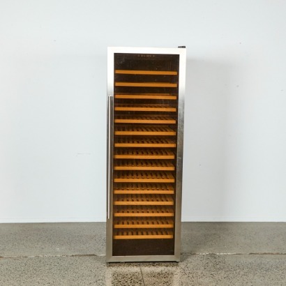 (1) 'Bordeaux' 166 Bottle Free Standing Single Zone Wine Cabinet