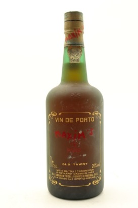 (1) Maxim's de Paris Old Tawny Port, Portugal, 20% ABV, Circa. 1970's