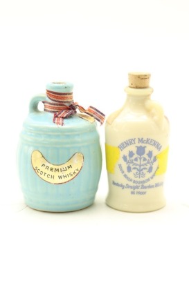 (1) Scotch Whiksy & Bourbon Whiksy in Miniatures, 2 Bottles Sold as One Lot