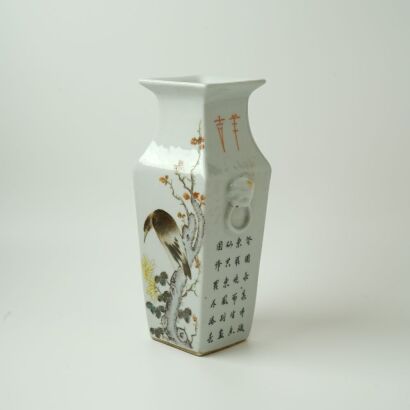 A Chinese Jingdezhen Famille-rose &lsquo;Bird&rsquo; Square Vase with Bird Motif (Jin Pingqing Mark)