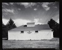 LAURENCE ABERHART Nine Masonic Lodges in Canterbury: A portfolio of photographs, published by Pyramid Press of the Antipodes 1982