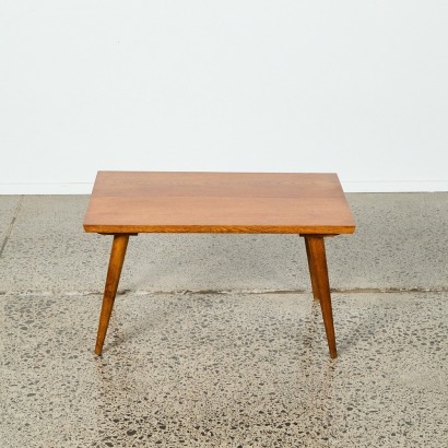 A Mid-Century Solid Oak Side Table in the Manner of Jon Jansen