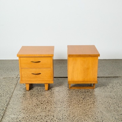 A Pair of Mid-Century Solid Oak Sleigh-Leg Bedside Cabinets