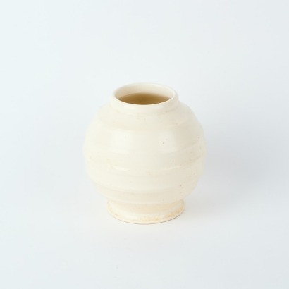 A Hand-Potted Vase by Ernest Shufflebotham for Crown Lynn