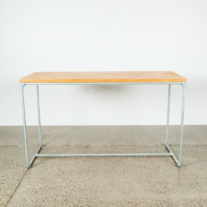 A George and Willy Standing Desk