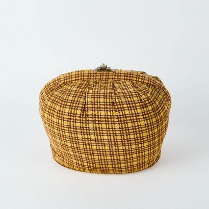 A Vintage Tartan Padded Tea Pot 'Keep Hot' Sase