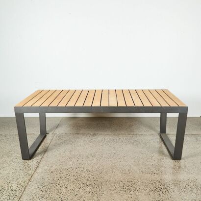 A RODA Spinnaker Extendable Table Designed by Gordon Guillaumier